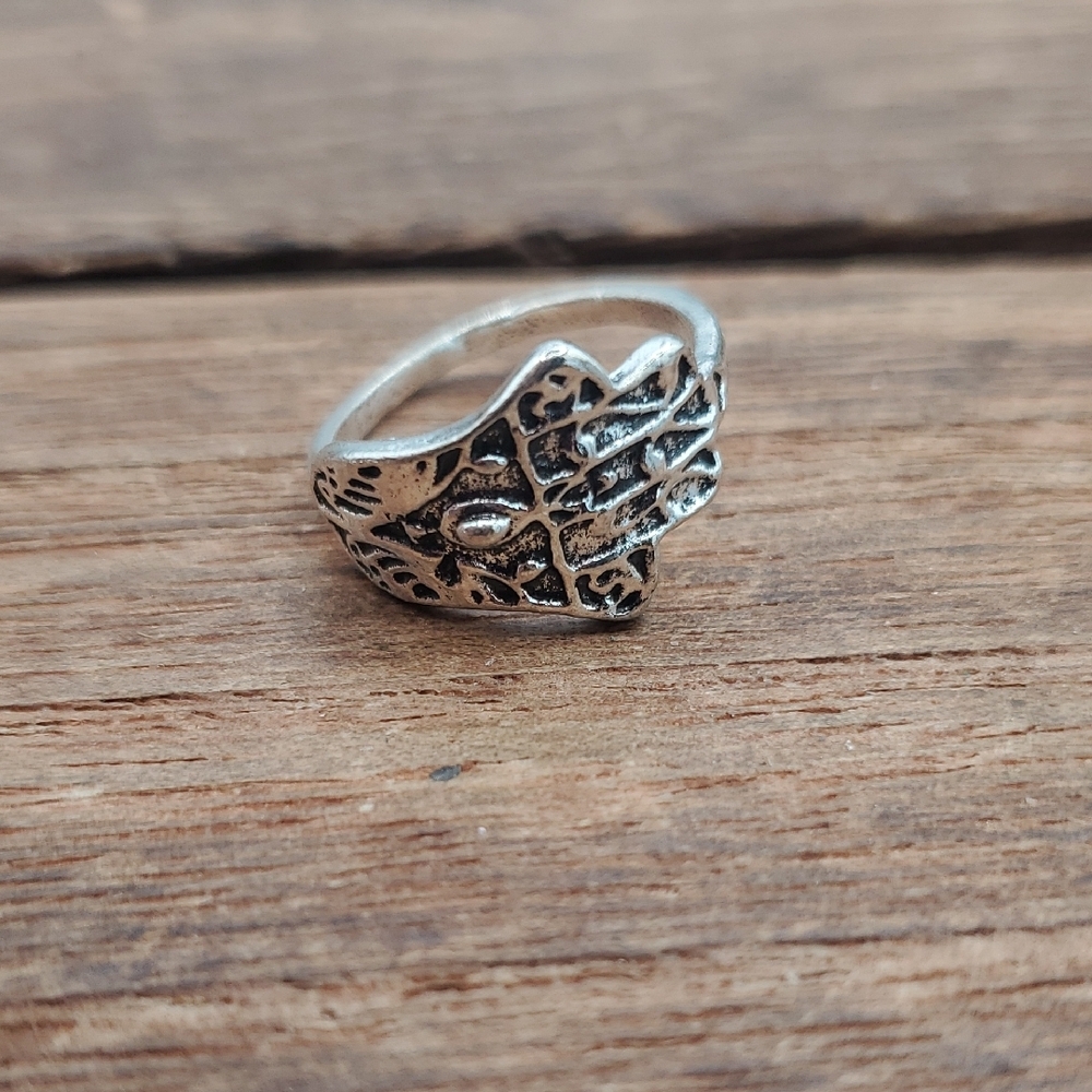 Size 4.5 Hamsa Ring Silver Tone R824
